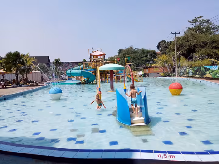 area balita Sekilas Waterpark Gumati Sentul