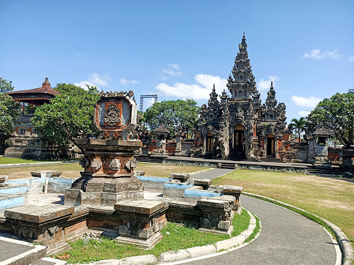 sekilas tentang Taman Werdhi Budaya Art Centre