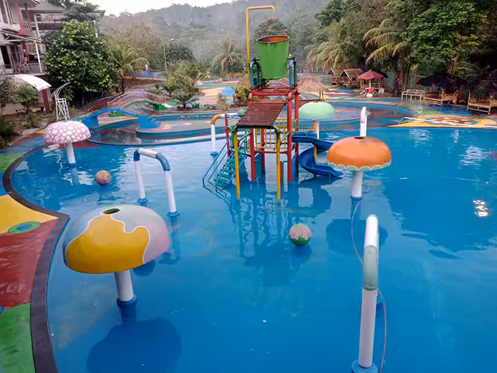 kolam renang waterboom bumi kedaton