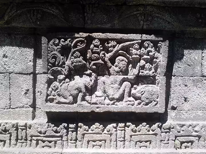 relief candi surowono