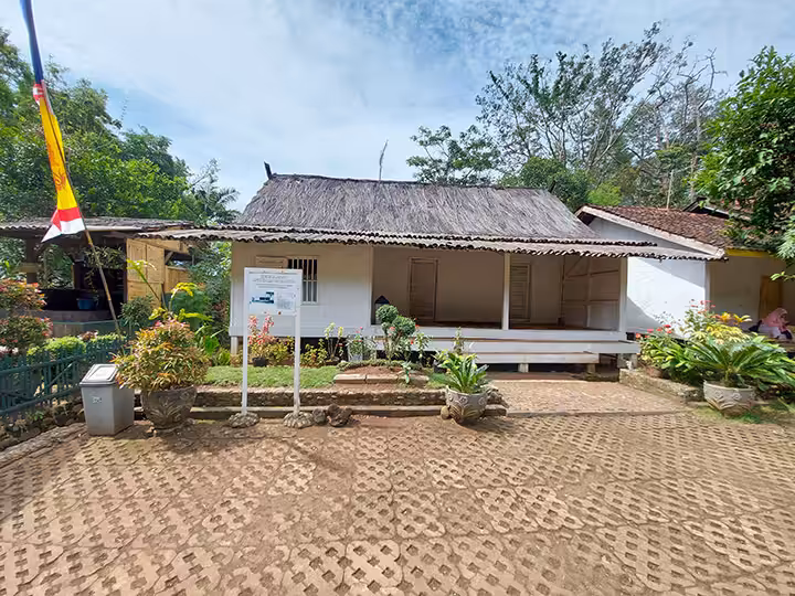 rumah adat pulo situ cangkuang
