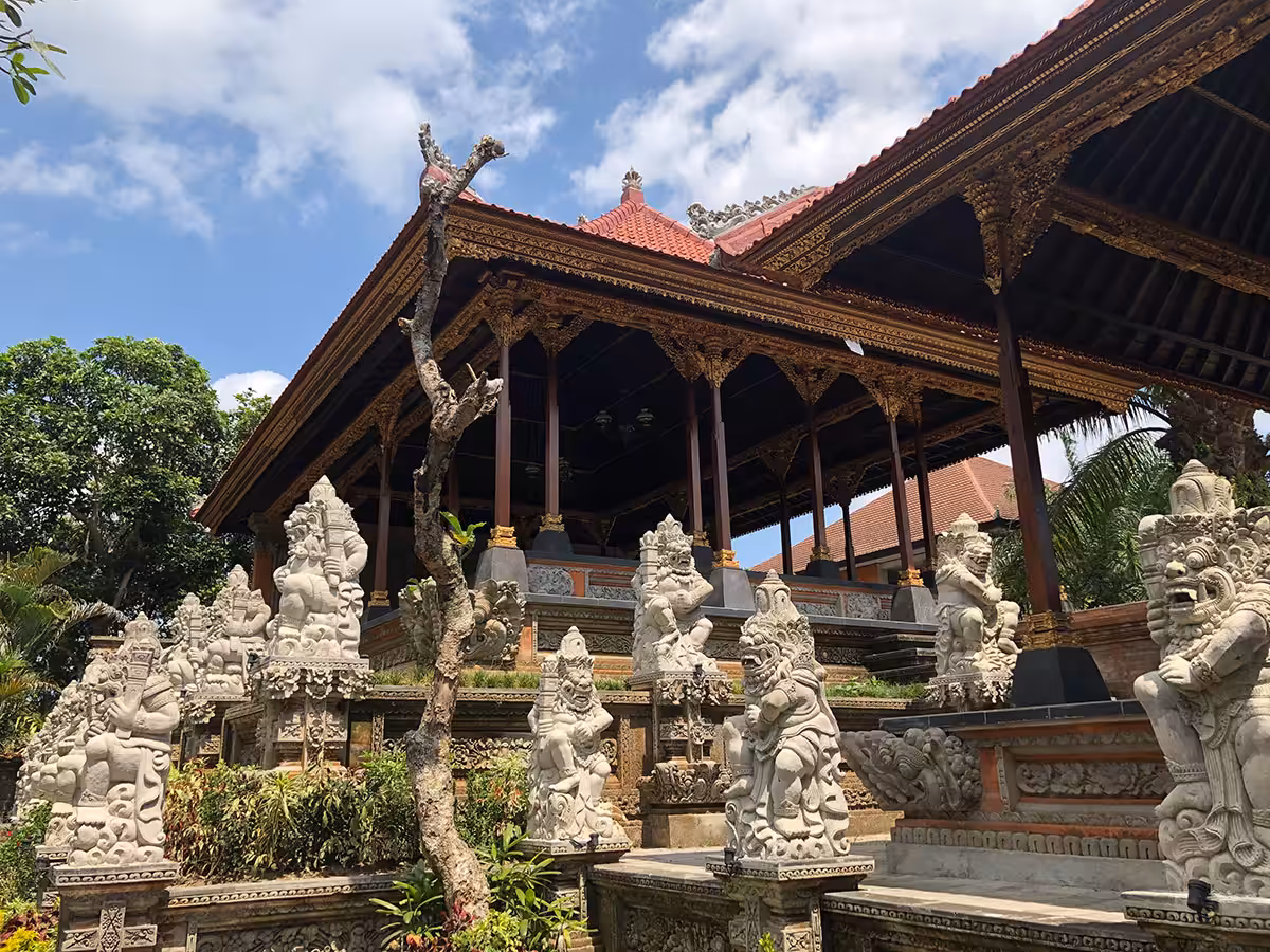 Arsitektur Saraswati Temple