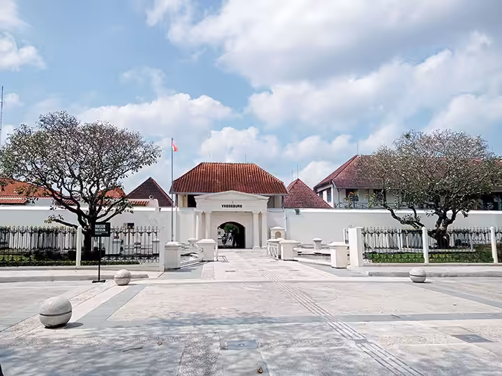 Benteng Vredeburg Tempat Study Tour Jogja