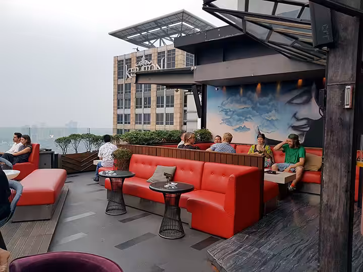 Cloud Lounge & Dining