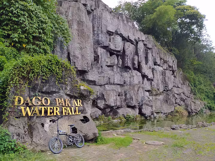 Dago Pakar Water Fall