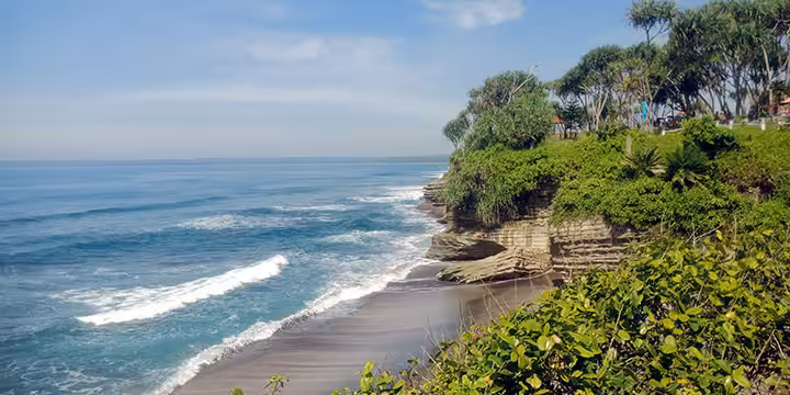 tempat wisata Pangandaran Pantai Batu Hiu