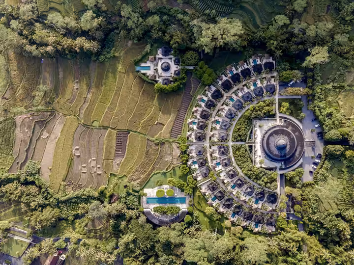 Resort Amanjiwo drone view