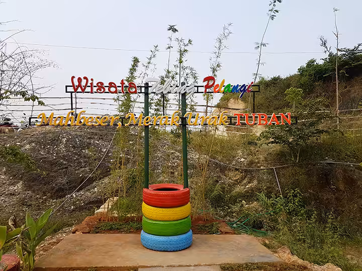 Tebing Pelangi Tuban