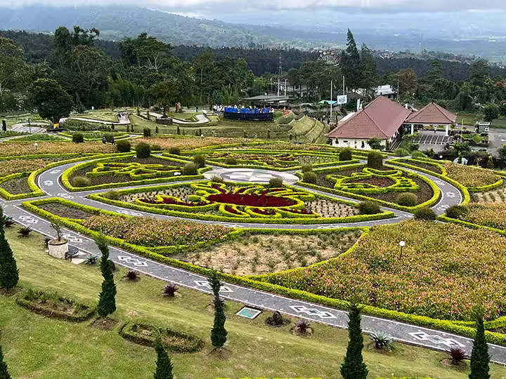 wisata The Blooms Garden
