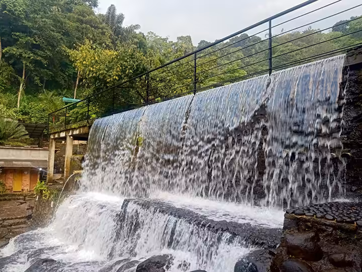 air terjun Taman Batu Purwakarta