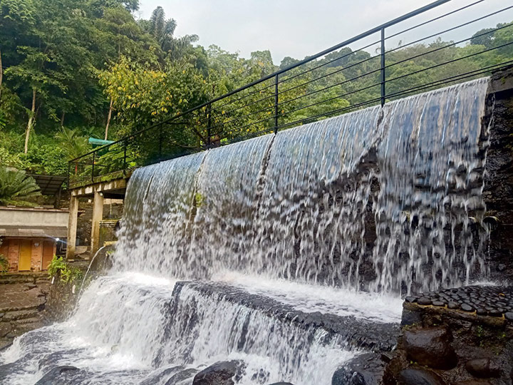 air terjun Taman Batu Purwakarta