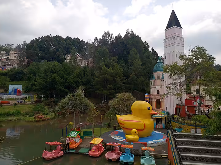 bebek air Little Venice Puncak