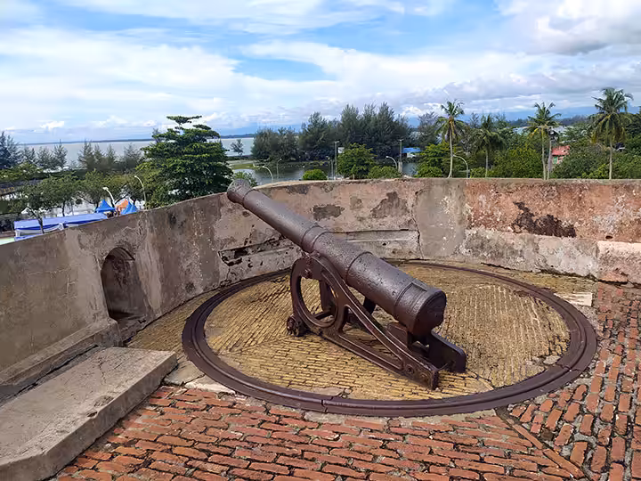 benteng marlborough sejarah