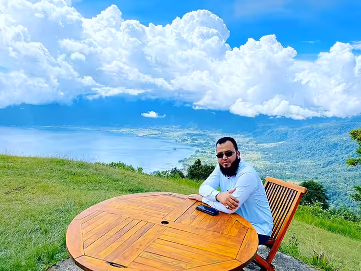 keindahan danau lawang park