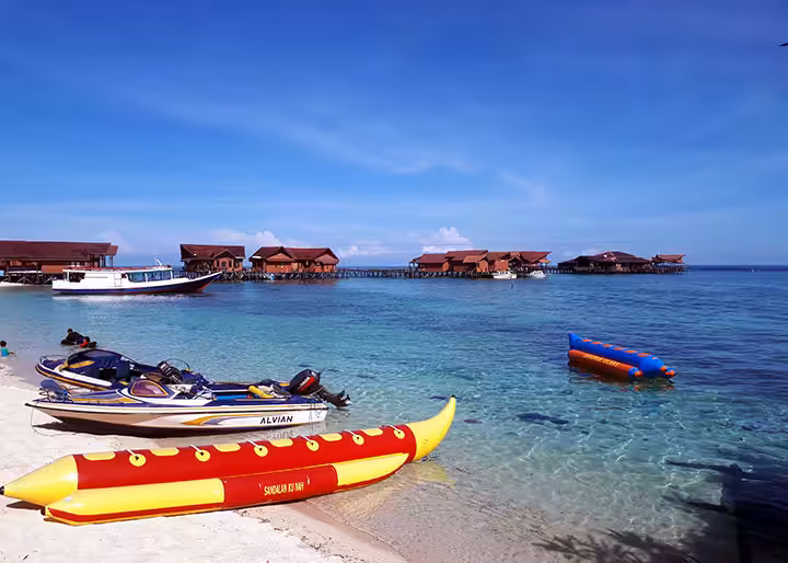 fasilitas wisata pulau derawan
