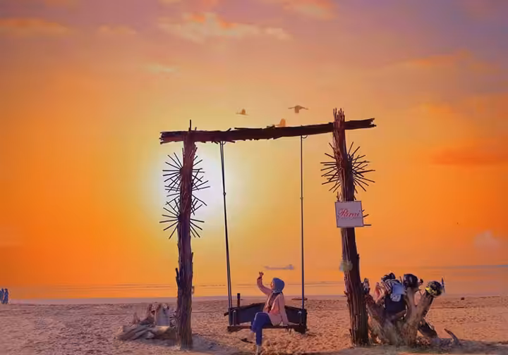 gambar pantai teleng ria pacitan