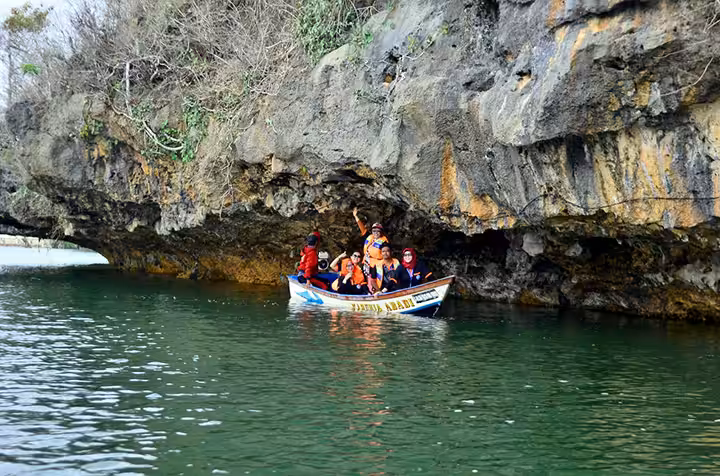 gua Sungai Maron Pacitan