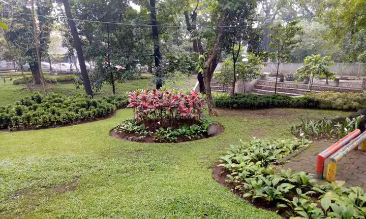 jam buka taman lansia