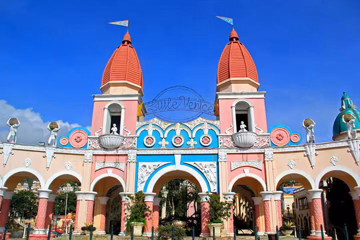 karnaval Little Venice Puncak