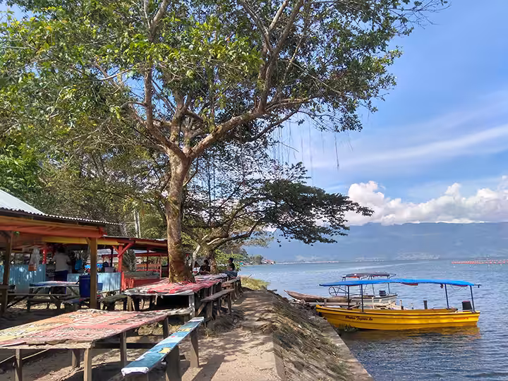 lokasi danau maninjau