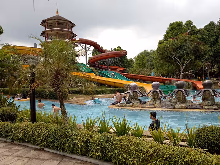 kolam arus TeeJay Waterpark Tasikmalaya