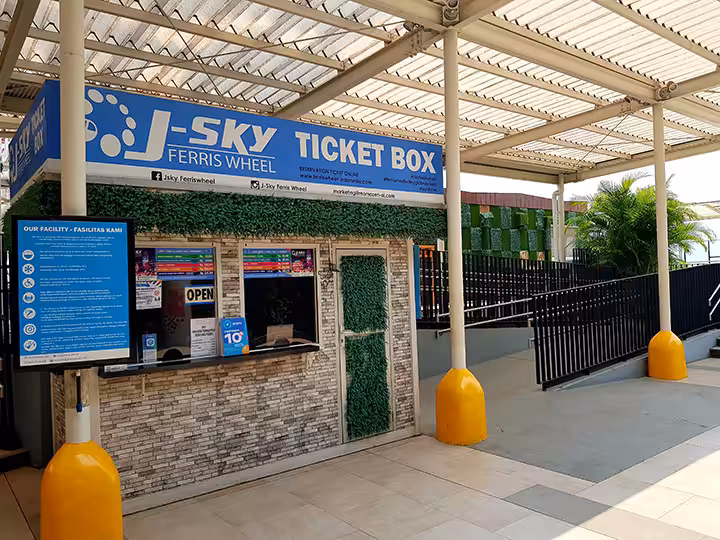 loket J Sky Ferris Wheel