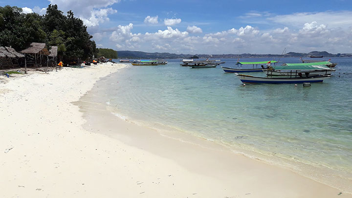 pantai mutun dimana
