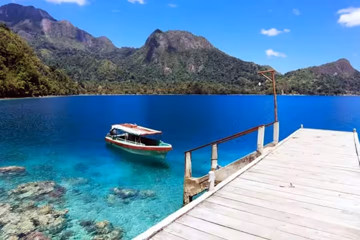 pantai ora maluku