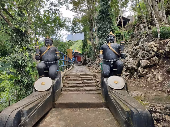 pintu masuk Goa Gong Pacitan