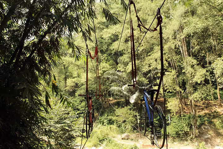 sky walk Kampung Karuhun