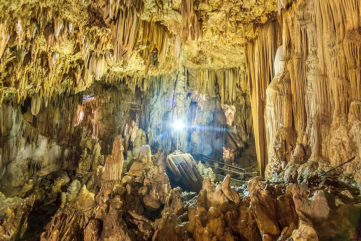 stalaktit Goa Gong Pacitan
