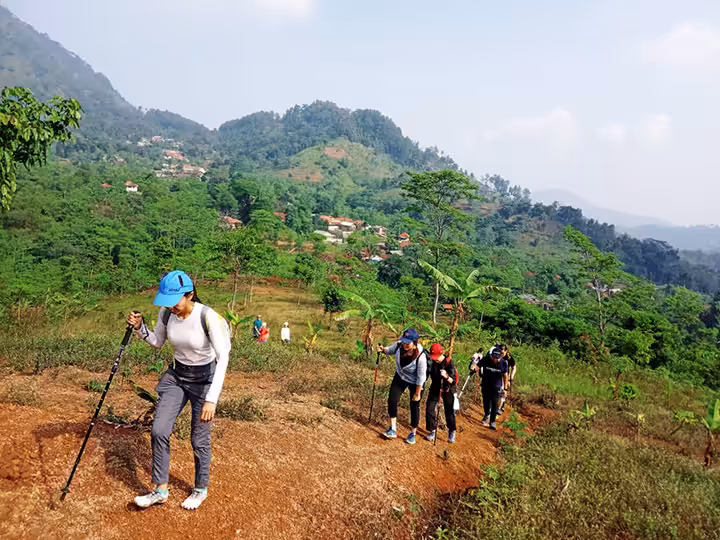 trekking wisata gunung pinus sentul