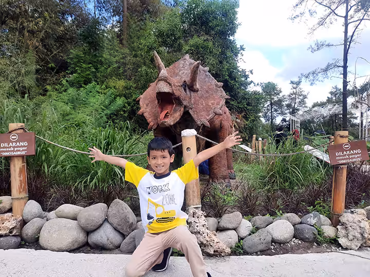wahana Dino Park Jogja
