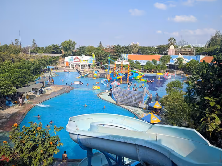 Waterpark wisata bahari lamongan