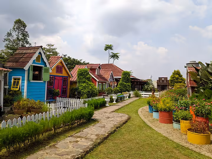 Rumah Eropa Urban Farming Center