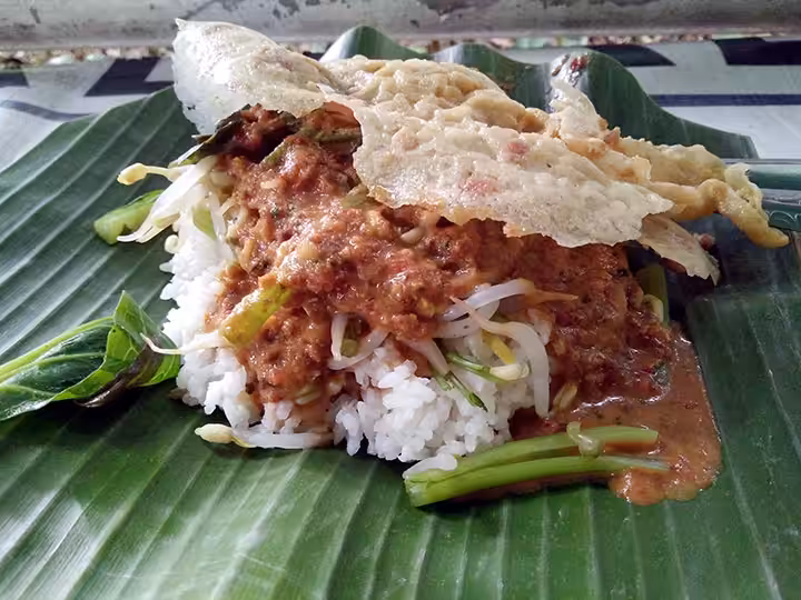 wisata kuliner di taman lansia di bandung