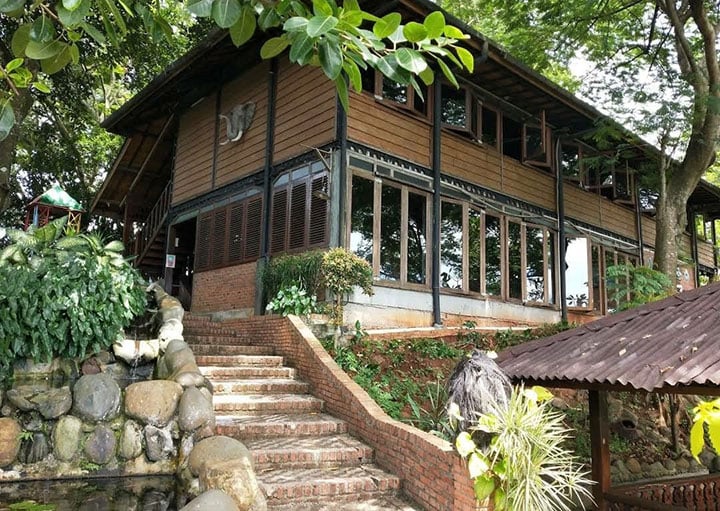 Bukit Pelayangan Resto
