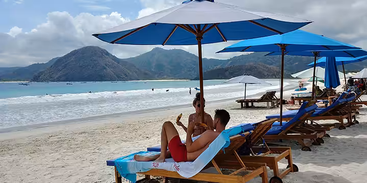 Fasilitas Wisata Pantai Mawun Lombok