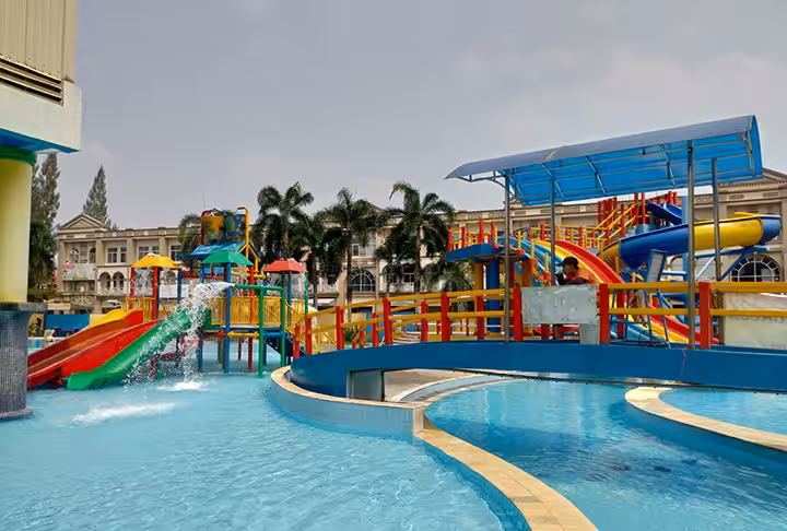 Kolam Renang Galaxy Tirtamas