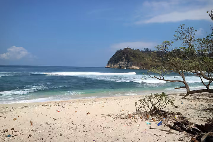 Pantai Ngalur Tulungagung