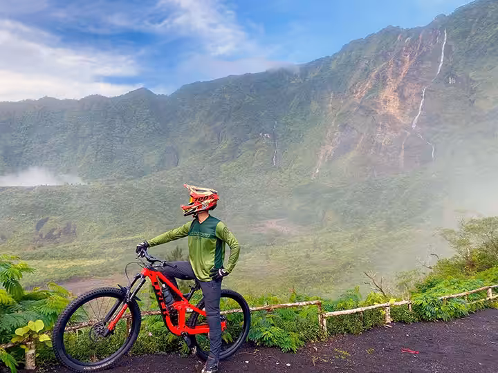 Pemandangan Gunung Galunggung