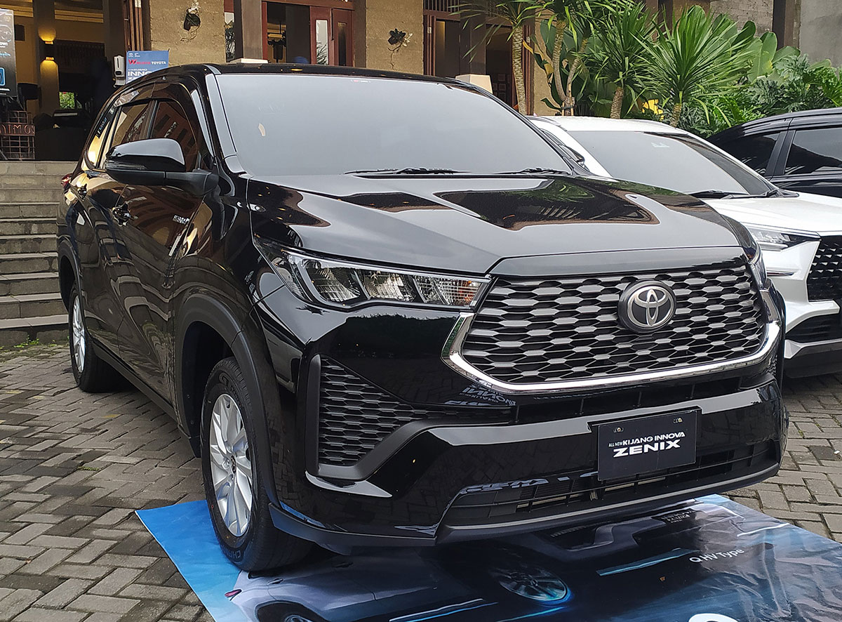 Sewa Innova Zenix Jogja