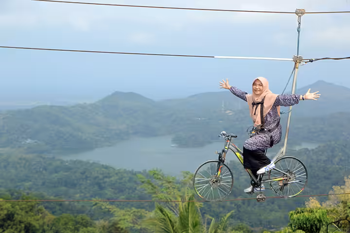 Sky Bike di Bukit Wisata Pulepayung
