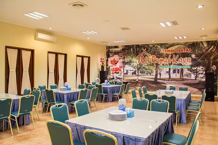 Taman Santap Rumah Kayu