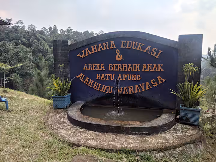 Taman Wisata Batu Apung Alam Hijau Purwakarta