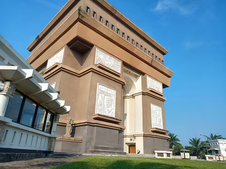 Tiket Masuk Simpang Lima Gumul