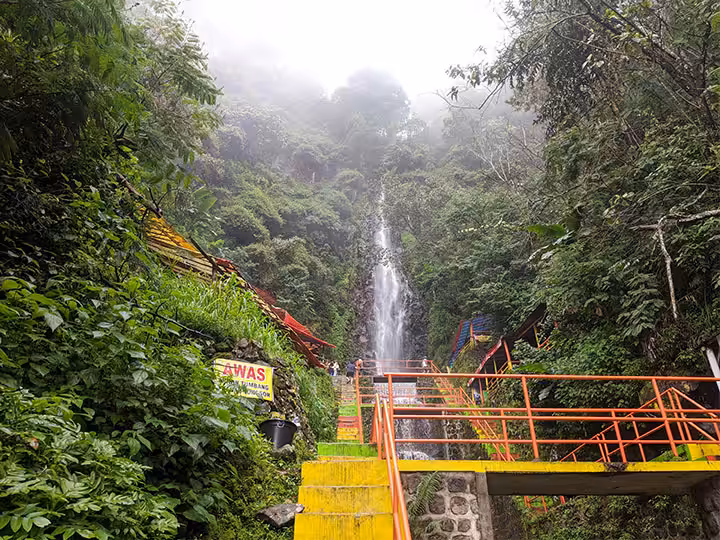 air terjun tirtosari