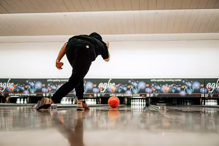 bermain di Artha Gading Bowling Center