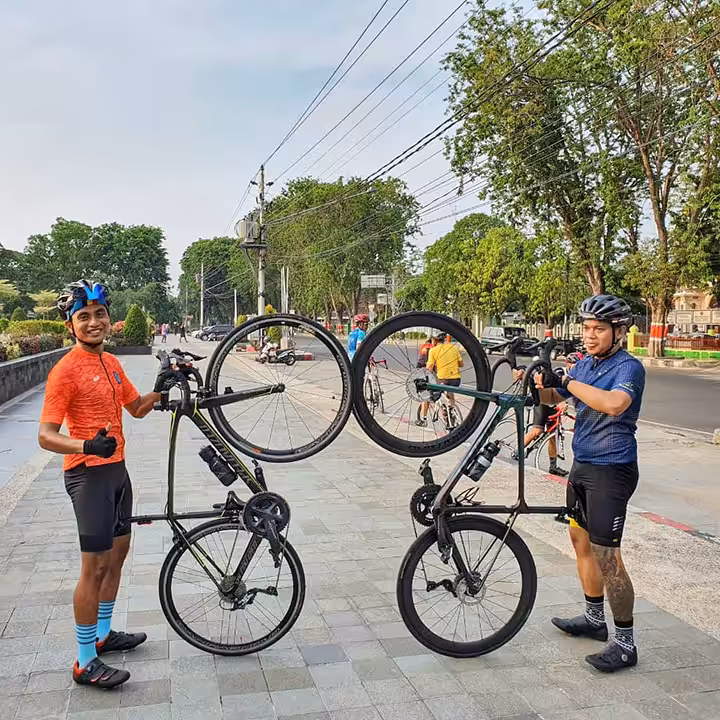 bersepeda di Alun-Alun Purwodadi
