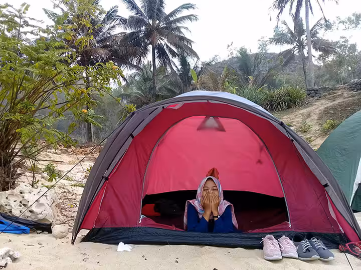 camping ground pantai butuh
